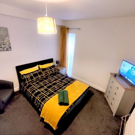 House Share With Few Ensuite Rooms Near Southmead Бристол Екстериор снимка