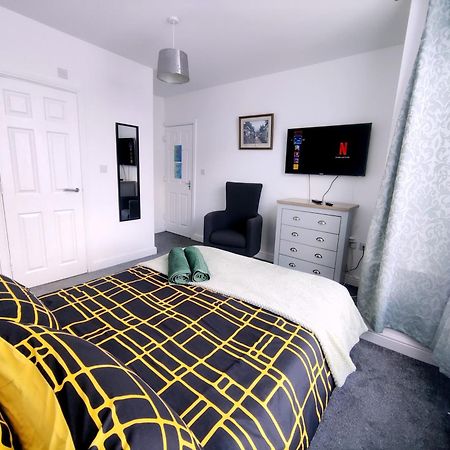 House Share With Few Ensuite Rooms Near Southmead Бристол Екстериор снимка