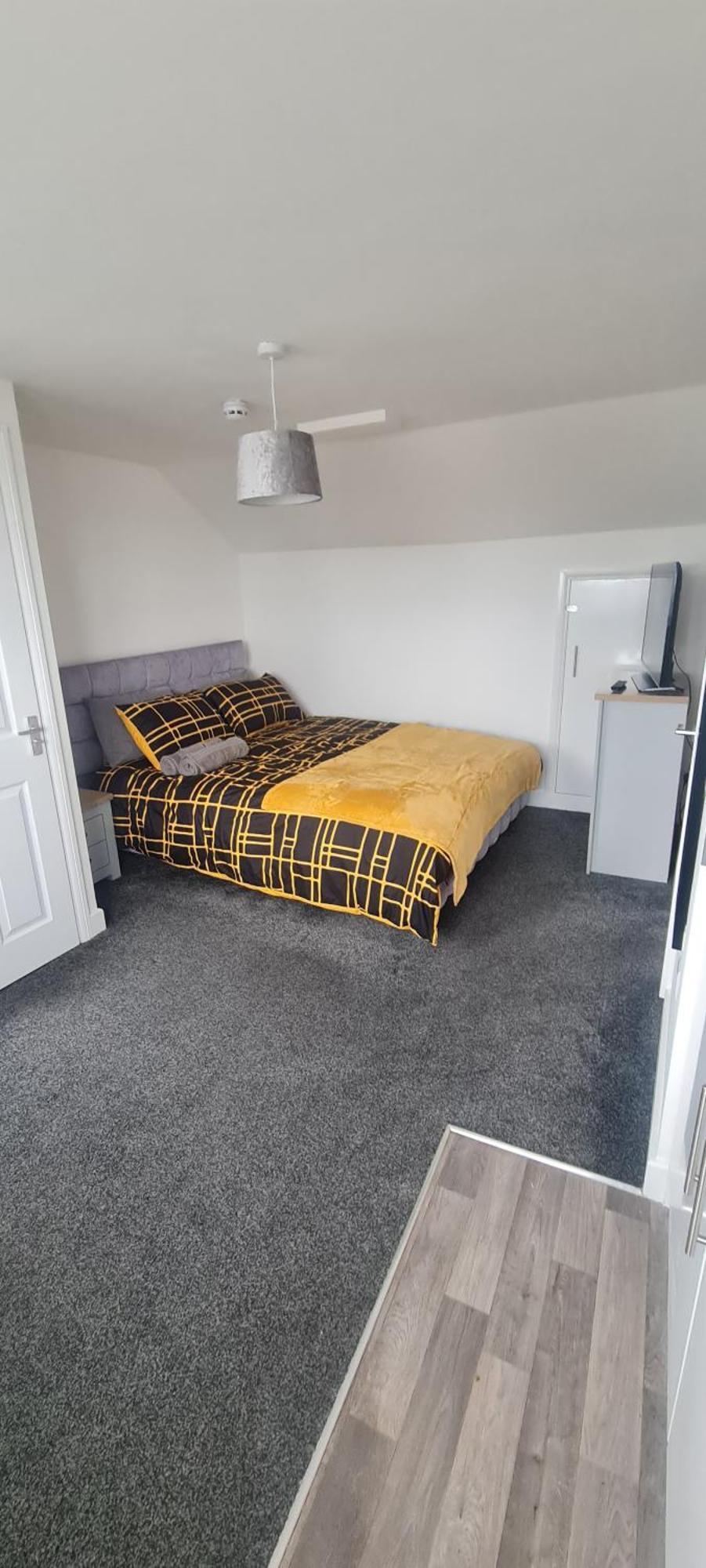 House Share With Few Ensuite Rooms Near Southmead Бристол Екстериор снимка