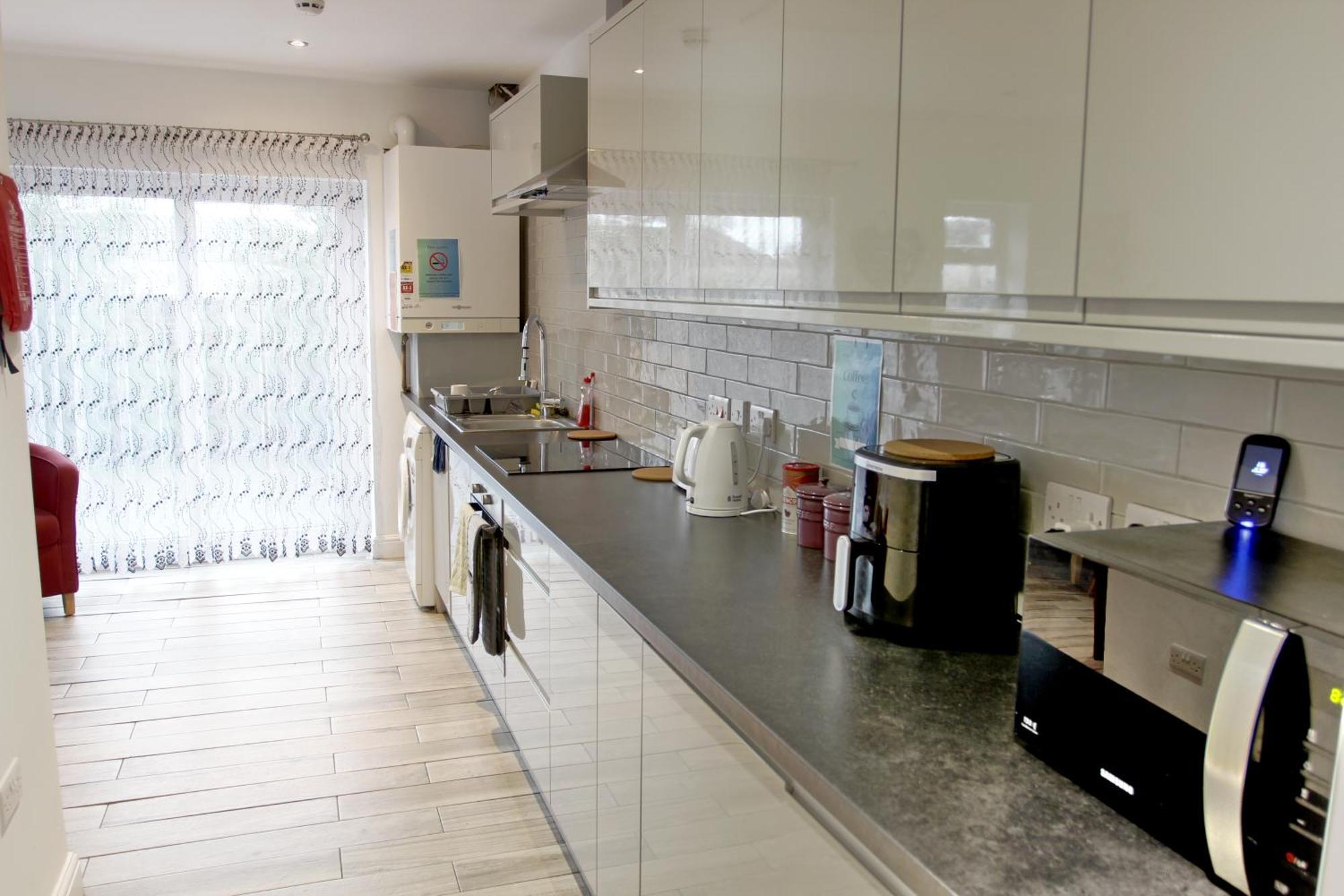 House Share With Few Ensuite Rooms Near Southmead Бристол Екстериор снимка