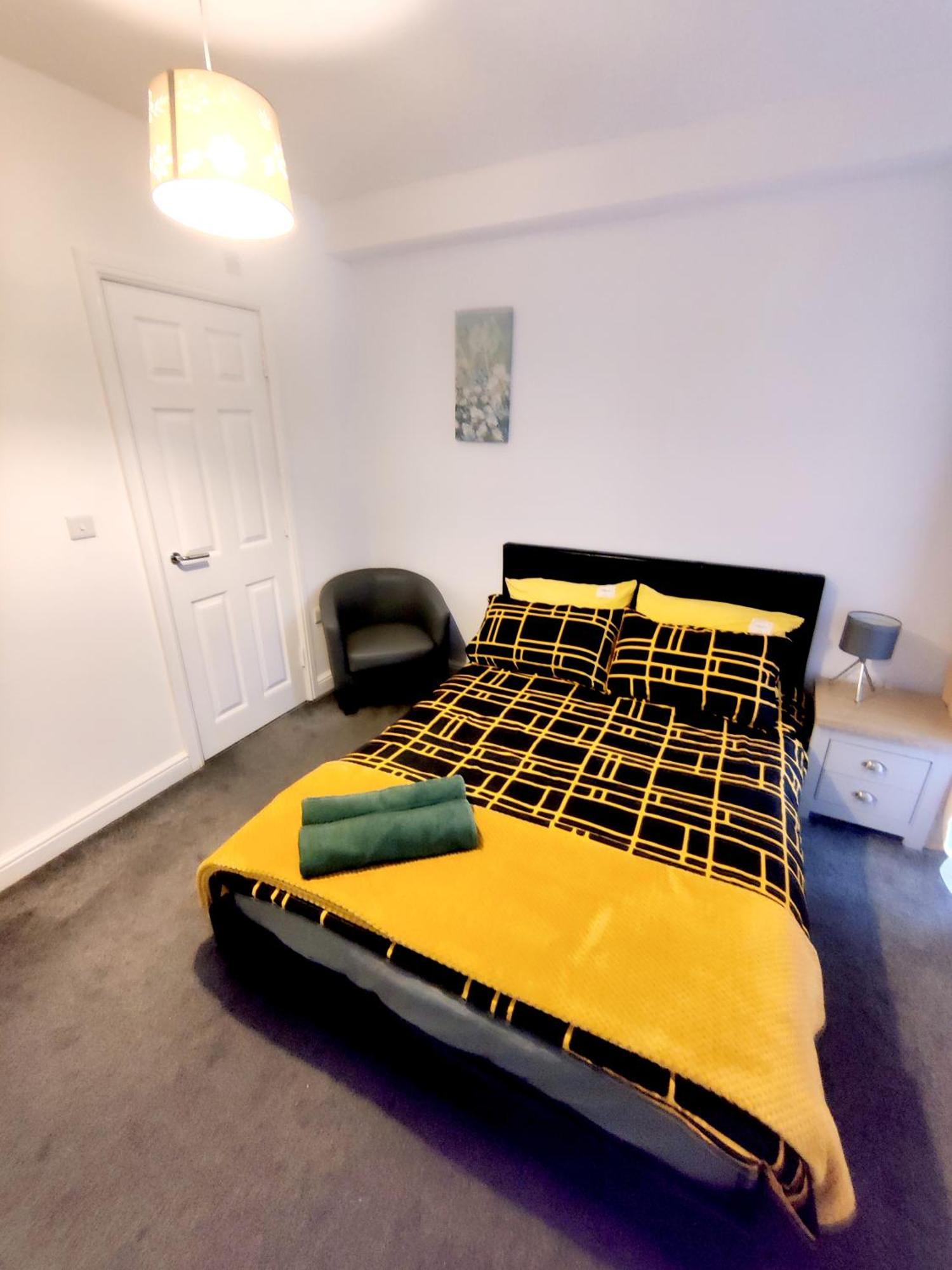 House Share With Few Ensuite Rooms Near Southmead Бристол Екстериор снимка