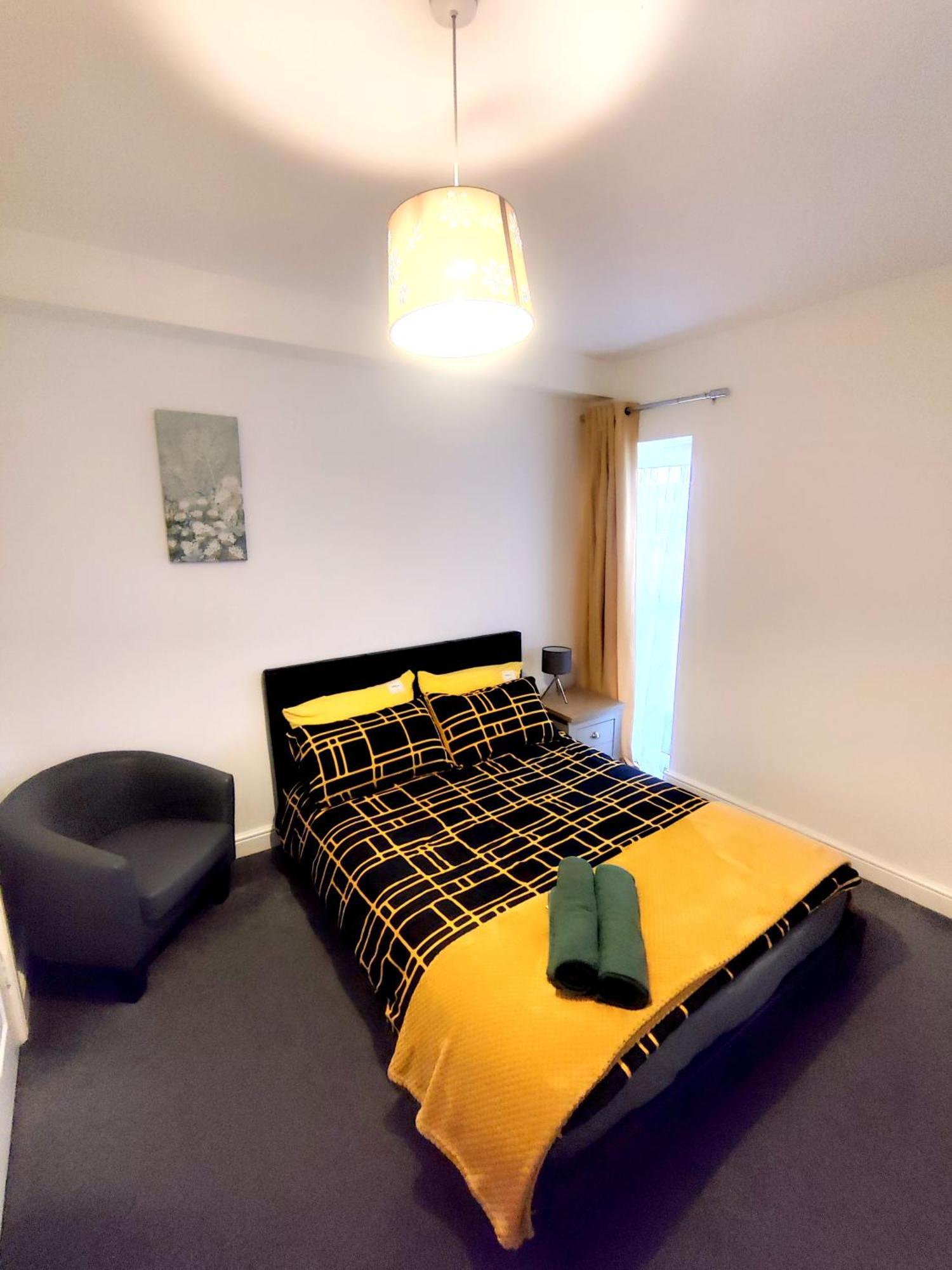 House Share With Few Ensuite Rooms Near Southmead Бристол Екстериор снимка