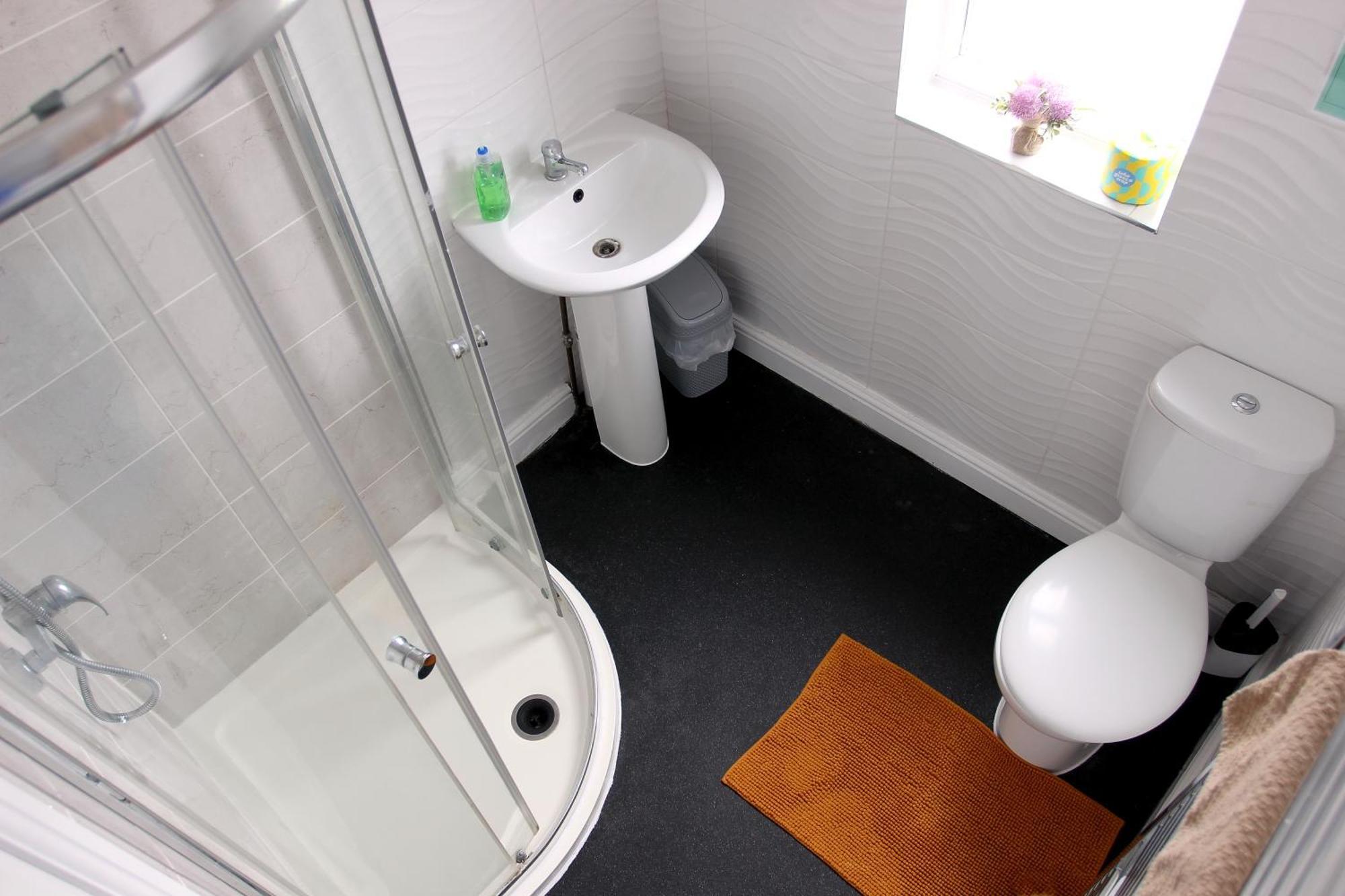 House Share With Few Ensuite Rooms Near Southmead Бристол Екстериор снимка
