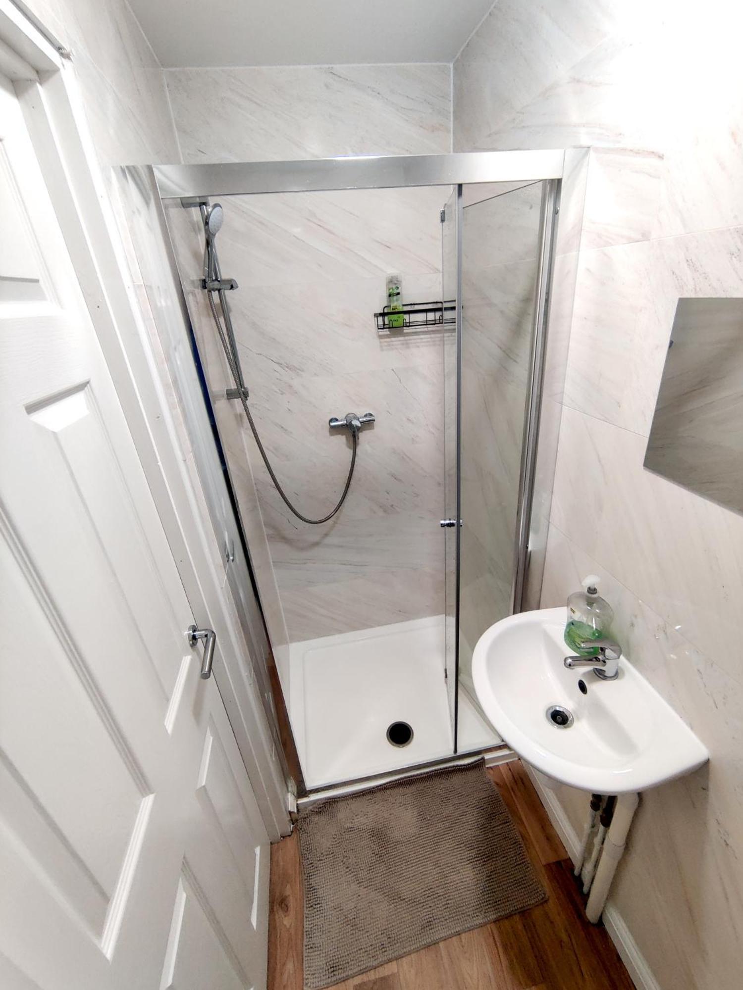 House Share With Few Ensuite Rooms Near Southmead Бристол Екстериор снимка