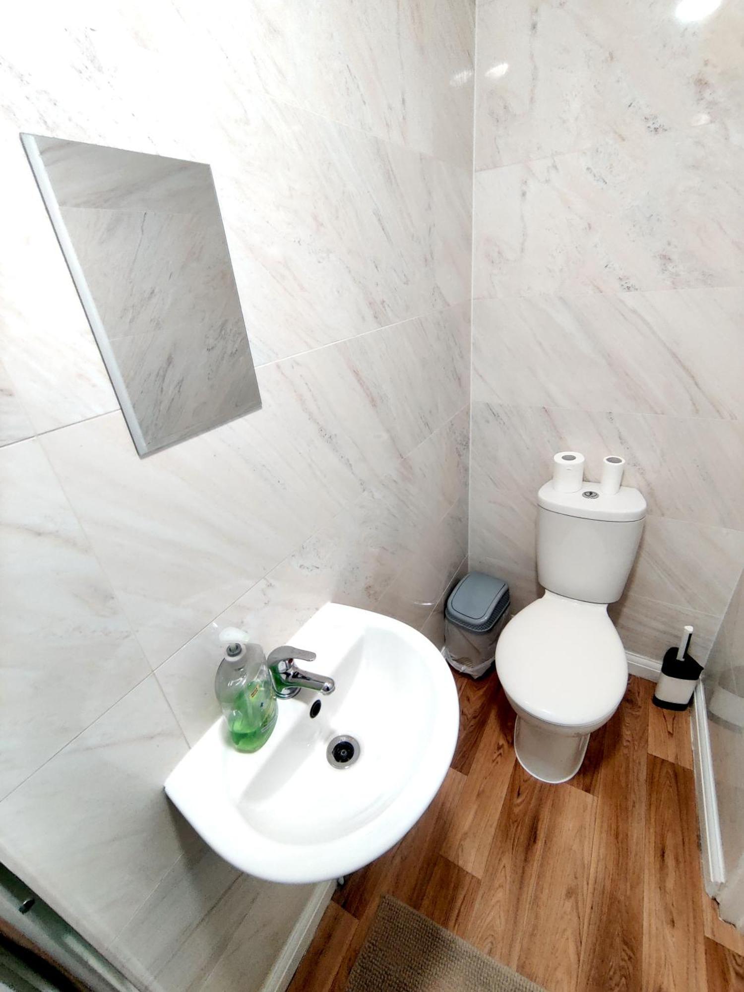 House Share With Few Ensuite Rooms Near Southmead Бристол Екстериор снимка