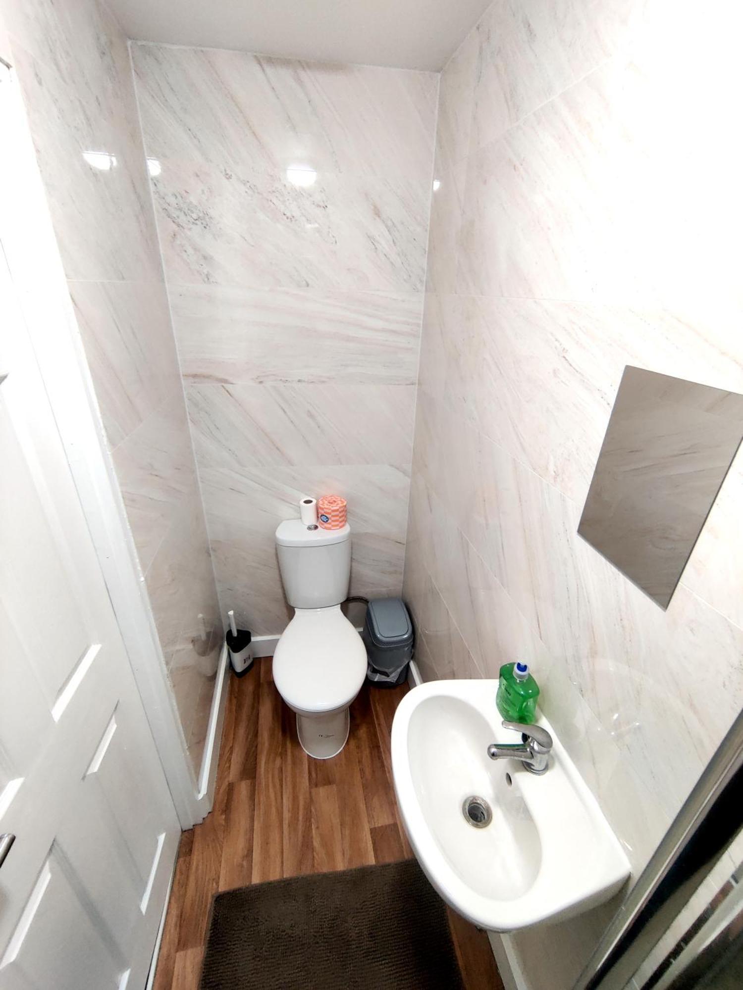 House Share With Few Ensuite Rooms Near Southmead Бристол Екстериор снимка