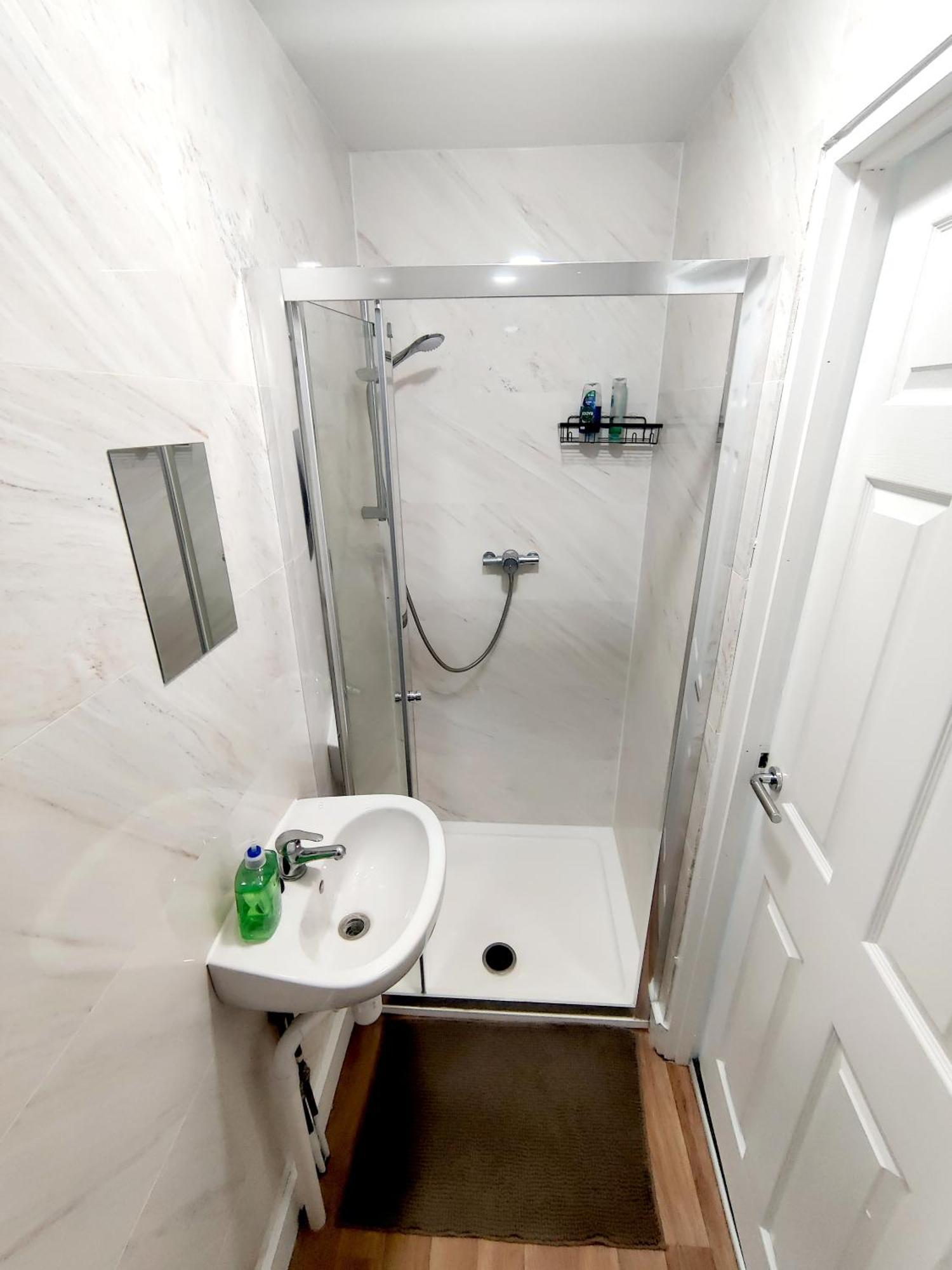 House Share With Few Ensuite Rooms Near Southmead Бристол Екстериор снимка