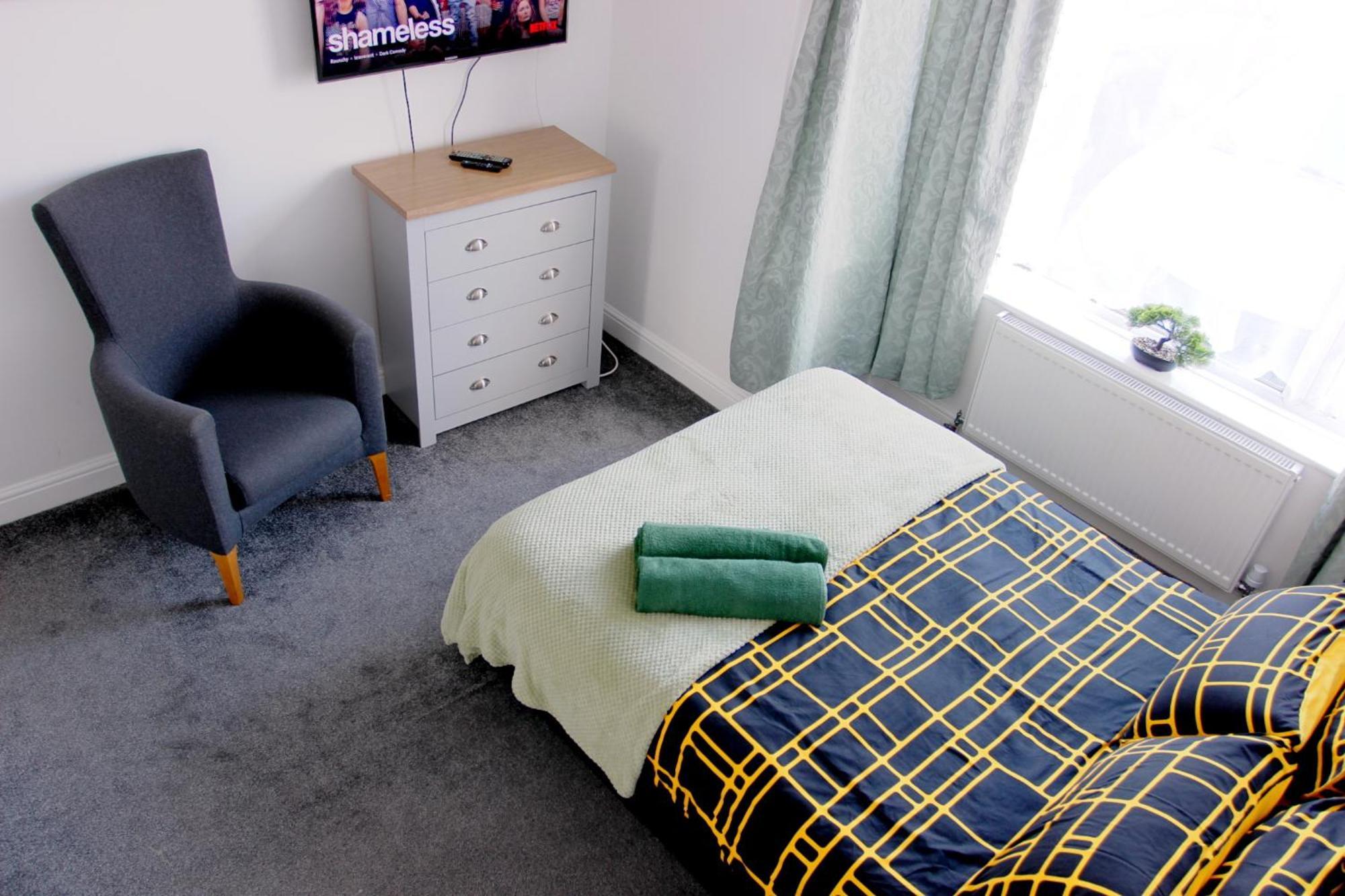 House Share With Few Ensuite Rooms Near Southmead Бристол Екстериор снимка