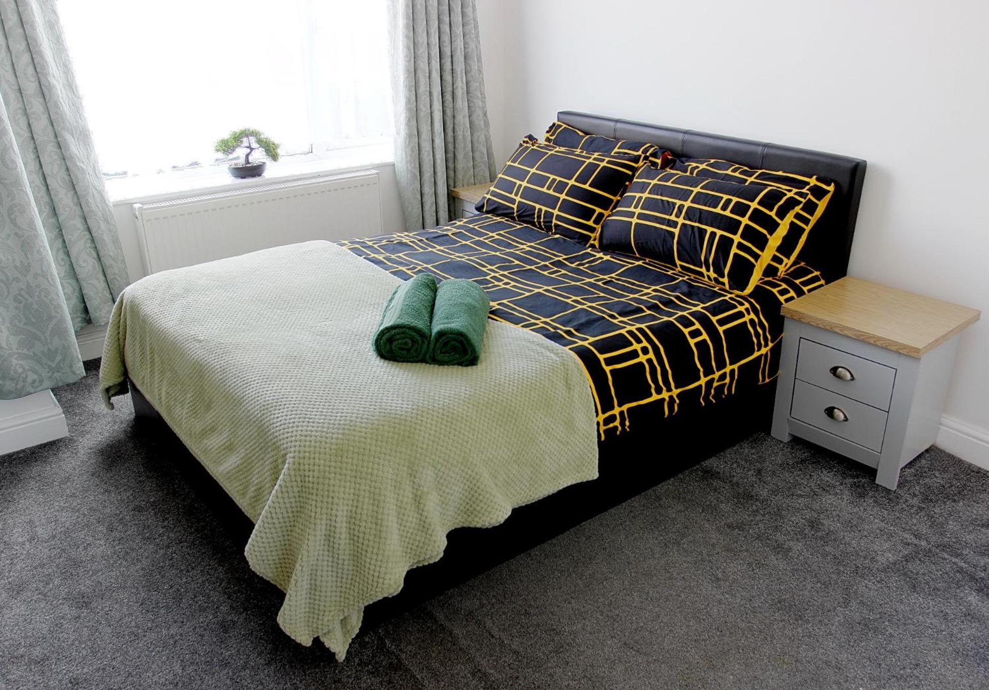 House Share With Few Ensuite Rooms Near Southmead Бристол Екстериор снимка